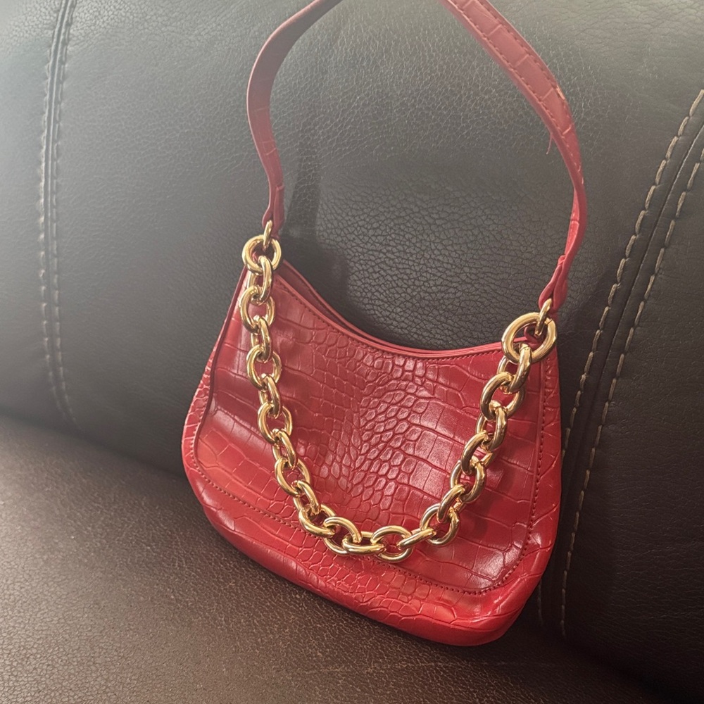 Fashion Nova Red Croc-Embossed Shoulder Bag with Gold Chain